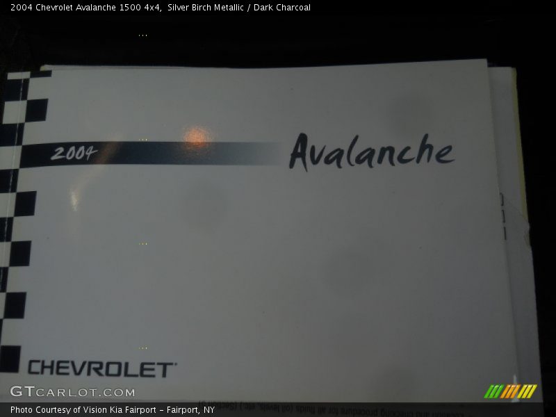 Silver Birch Metallic / Dark Charcoal 2004 Chevrolet Avalanche 1500 4x4