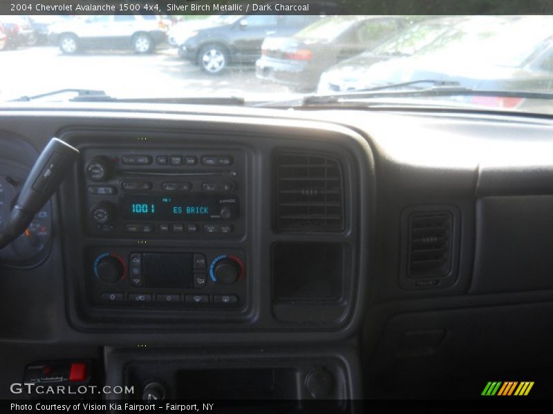 Silver Birch Metallic / Dark Charcoal 2004 Chevrolet Avalanche 1500 4x4