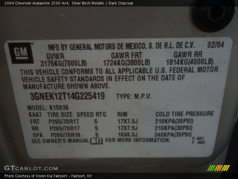 Silver Birch Metallic / Dark Charcoal 2004 Chevrolet Avalanche 1500 4x4