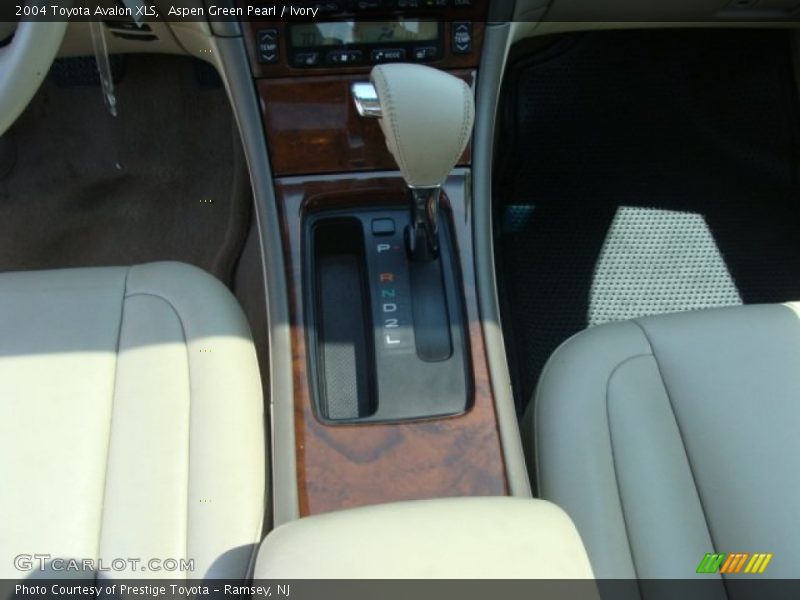 Aspen Green Pearl / Ivory 2004 Toyota Avalon XLS