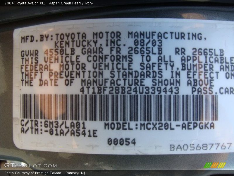Aspen Green Pearl / Ivory 2004 Toyota Avalon XLS