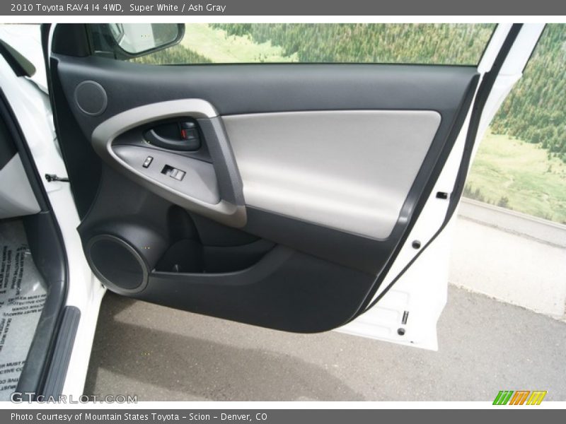 Super White / Ash Gray 2010 Toyota RAV4 I4 4WD