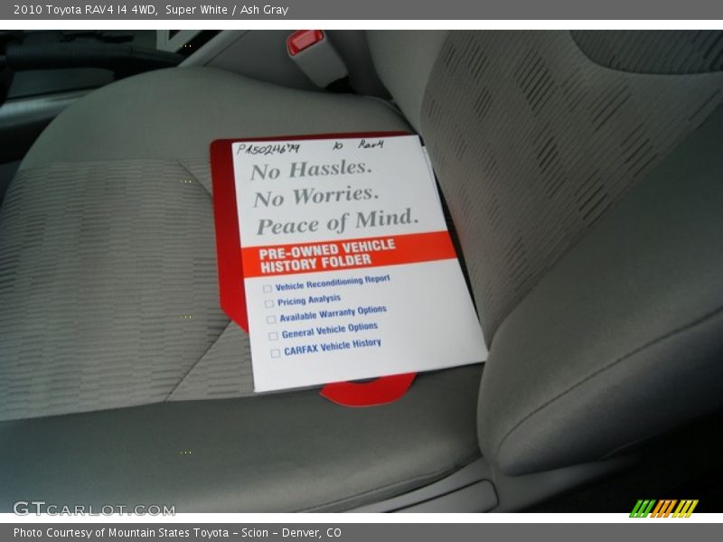 Super White / Ash Gray 2010 Toyota RAV4 I4 4WD