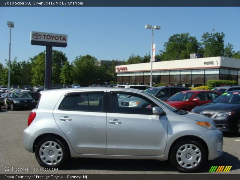 Silver Streak Mica / Charcoal 2010 Scion xD