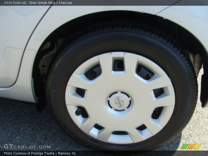 Silver Streak Mica / Charcoal 2010 Scion xD