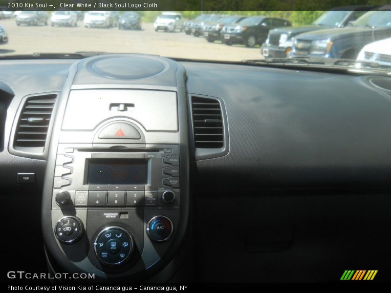 Clear White / Black Soul Logo Cloth 2010 Kia Soul +