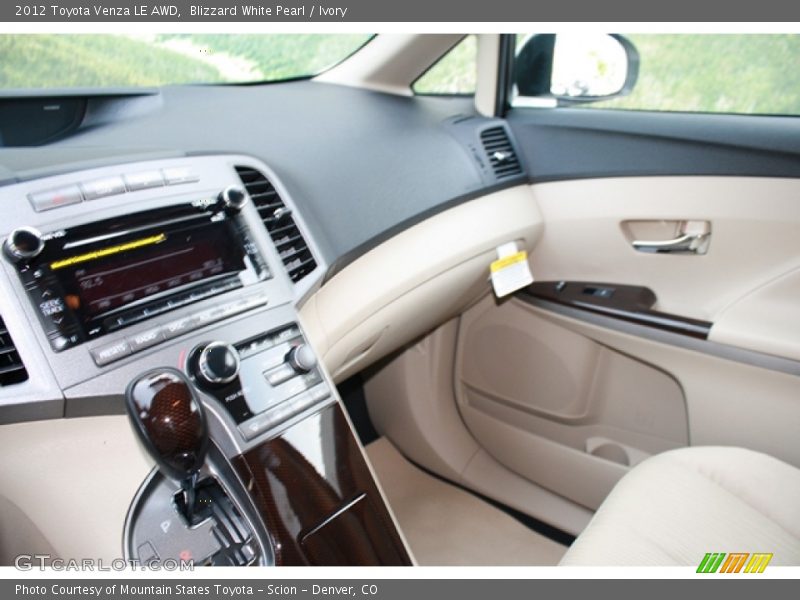 Blizzard White Pearl / Ivory 2012 Toyota Venza LE AWD