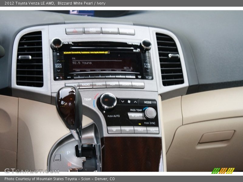 Blizzard White Pearl / Ivory 2012 Toyota Venza LE AWD