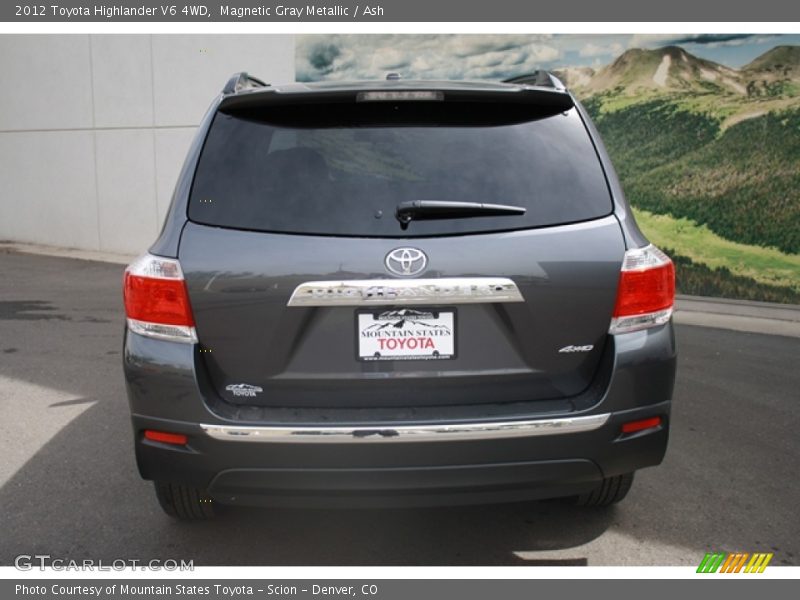 Magnetic Gray Metallic / Ash 2012 Toyota Highlander V6 4WD