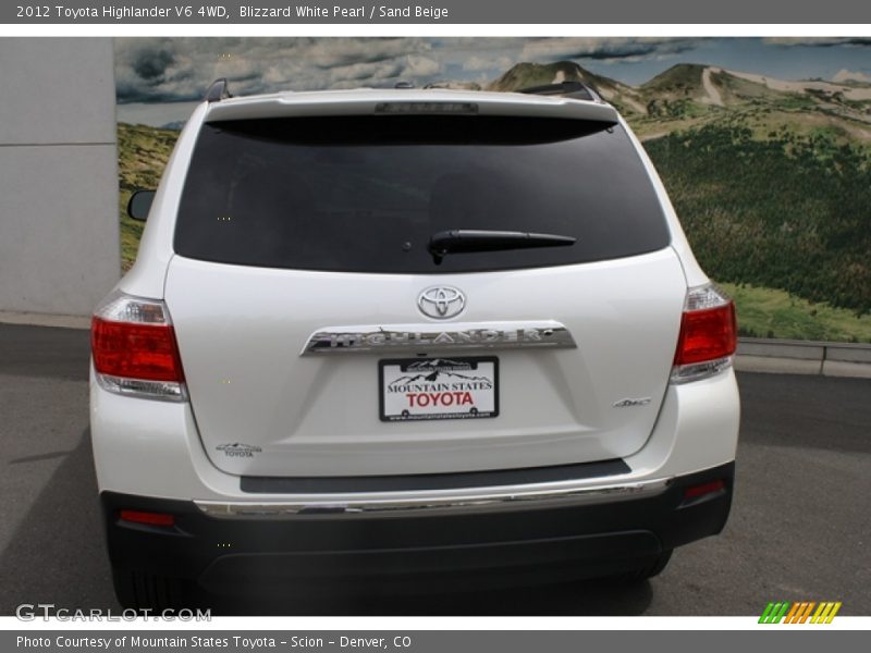 Blizzard White Pearl / Sand Beige 2012 Toyota Highlander V6 4WD