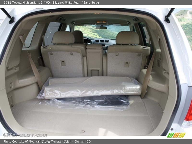 Blizzard White Pearl / Sand Beige 2012 Toyota Highlander V6 4WD