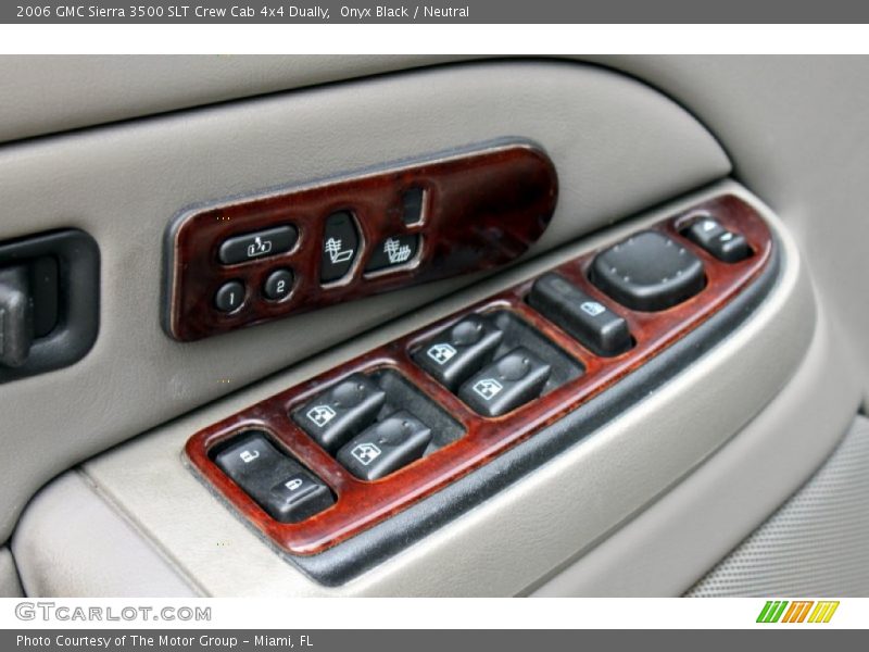 Controls of 2006 Sierra 3500 SLT Crew Cab 4x4 Dually
