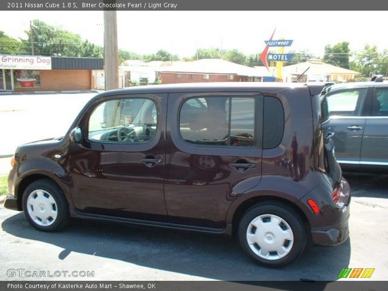 Bitter Chocolate Pearl / Light Gray 2011 Nissan Cube 1.8 S