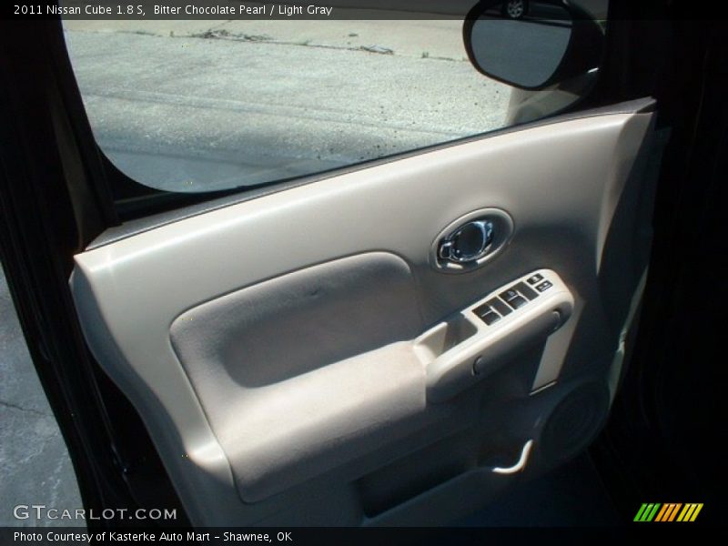 Bitter Chocolate Pearl / Light Gray 2011 Nissan Cube 1.8 S