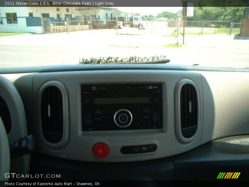 Bitter Chocolate Pearl / Light Gray 2011 Nissan Cube 1.8 S