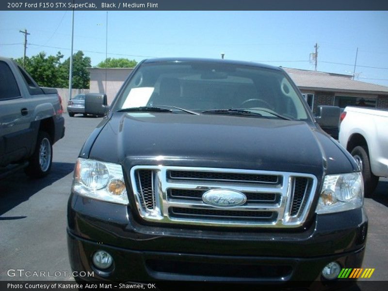 Black / Medium Flint 2007 Ford F150 STX SuperCab