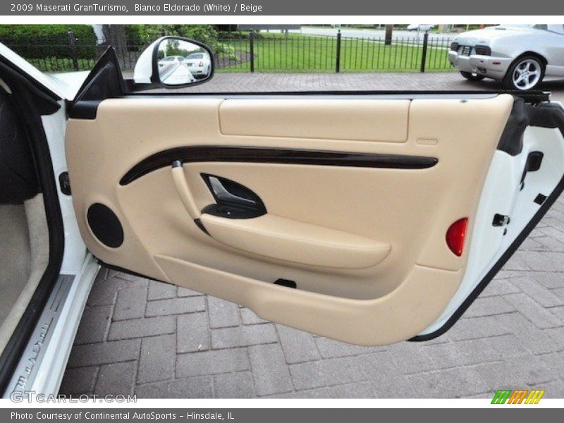 Door Panel of 2009 GranTurismo 