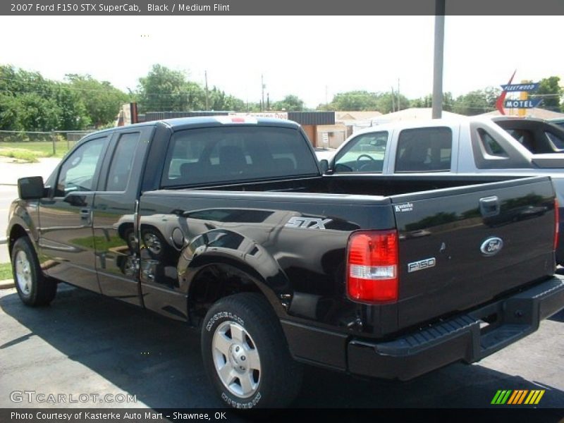 Black / Medium Flint 2007 Ford F150 STX SuperCab