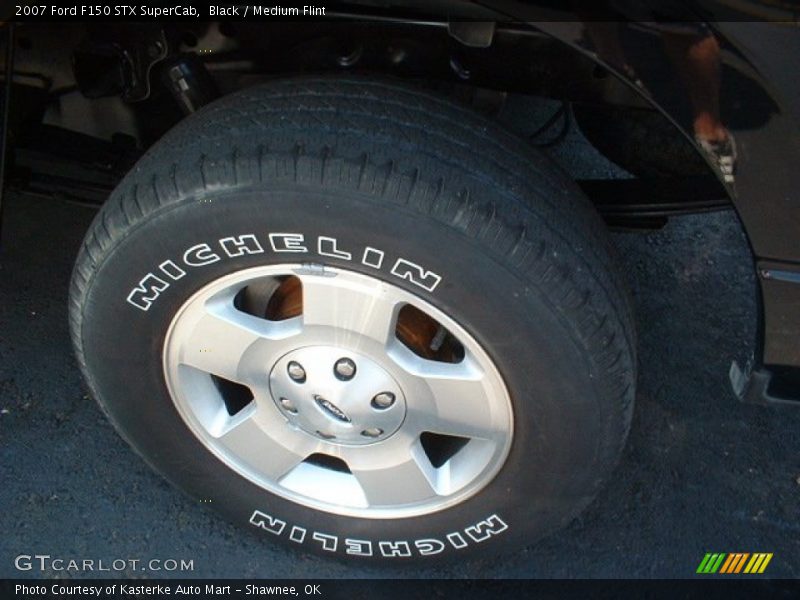 Black / Medium Flint 2007 Ford F150 STX SuperCab