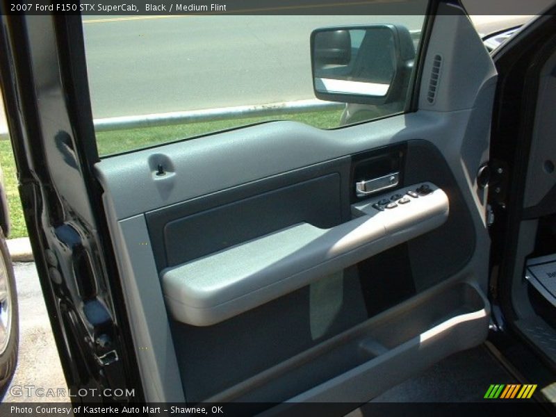 Black / Medium Flint 2007 Ford F150 STX SuperCab