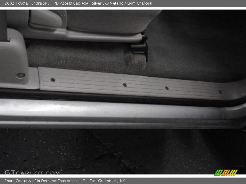Silver Sky Metallic / Light Charcoal 2002 Toyota Tundra SR5 TRD Access Cab 4x4