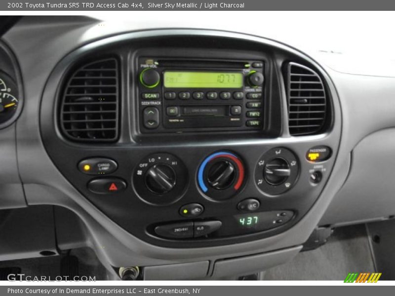 Silver Sky Metallic / Light Charcoal 2002 Toyota Tundra SR5 TRD Access Cab 4x4