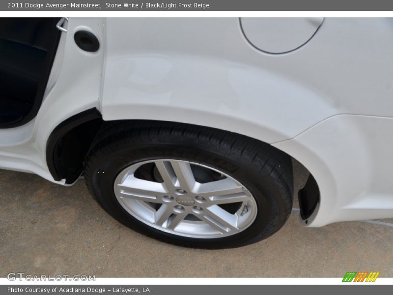 Stone White / Black/Light Frost Beige 2011 Dodge Avenger Mainstreet