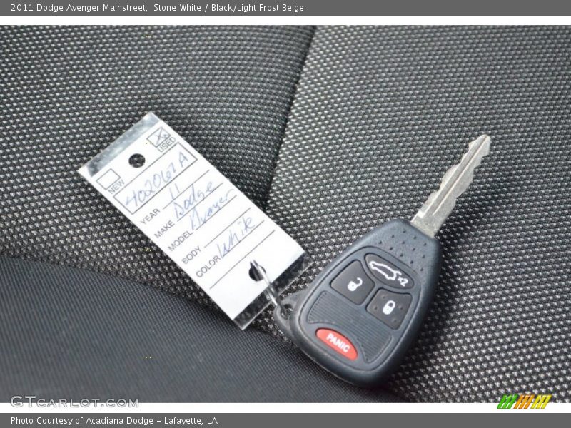 Stone White / Black/Light Frost Beige 2011 Dodge Avenger Mainstreet