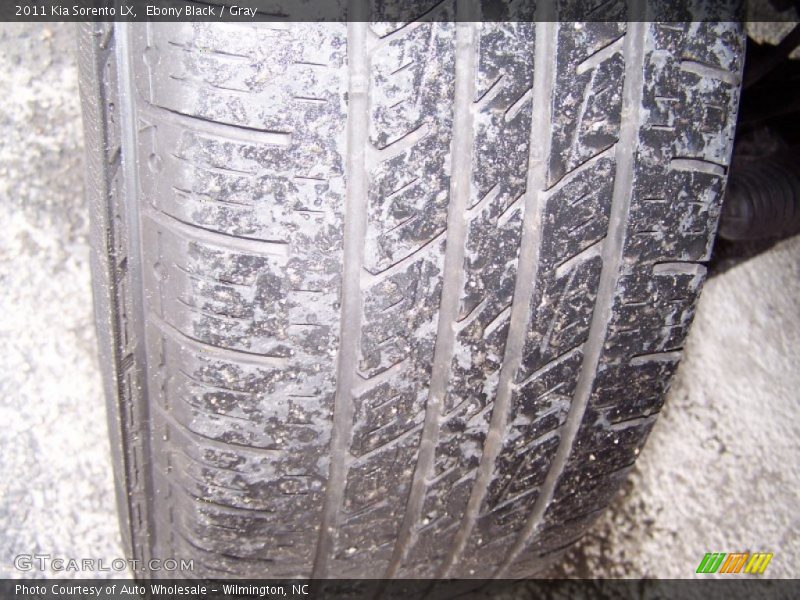 Ebony Black / Gray 2011 Kia Sorento LX