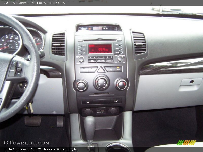 Ebony Black / Gray 2011 Kia Sorento LX