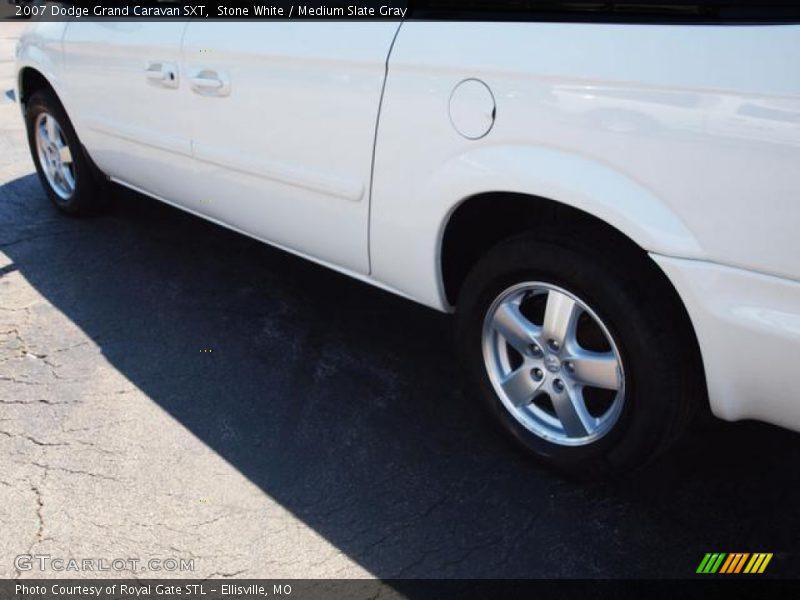 Stone White / Medium Slate Gray 2007 Dodge Grand Caravan SXT