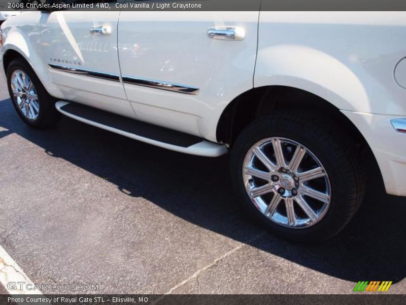 Cool Vanilla / Light Graystone 2008 Chrysler Aspen Limited 4WD