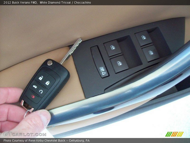 White Diamond Tricoat / Choccachino 2012 Buick Verano FWD