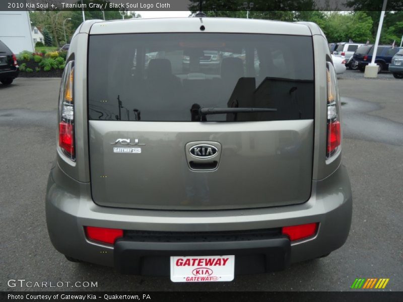 Titanium Gray / Black Soul Logo Cloth 2010 Kia Soul +