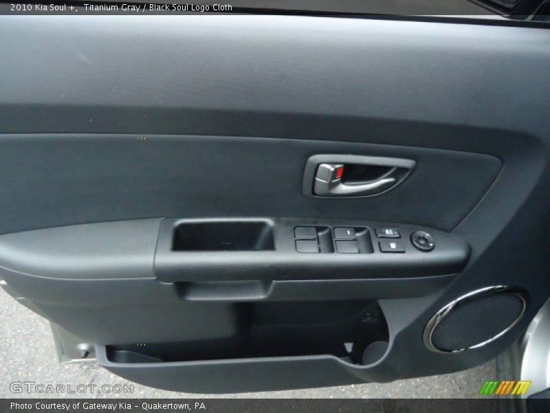 Titanium Gray / Black Soul Logo Cloth 2010 Kia Soul +