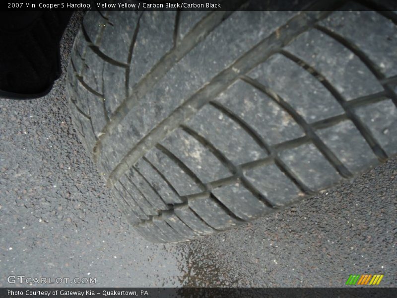 Mellow Yellow / Carbon Black/Carbon Black 2007 Mini Cooper S Hardtop