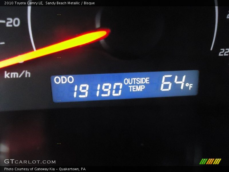 Sandy Beach Metallic / Bisque 2010 Toyota Camry LE