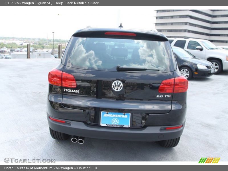 Deep Black Metallic / Black 2012 Volkswagen Tiguan SE
