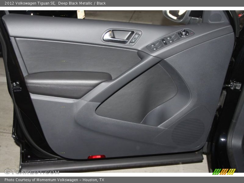 Deep Black Metallic / Black 2012 Volkswagen Tiguan SE