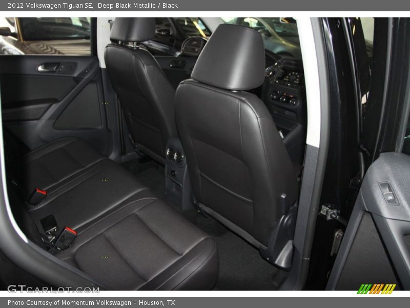 Deep Black Metallic / Black 2012 Volkswagen Tiguan SE