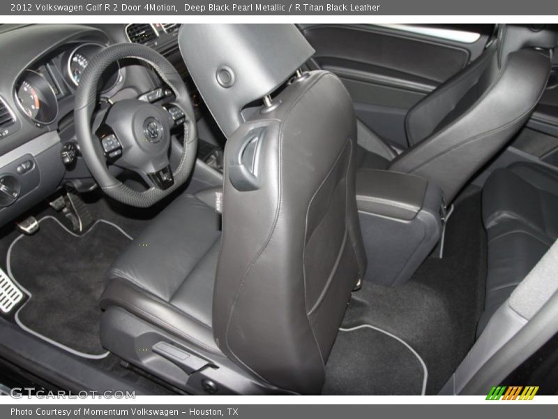 Deep Black Pearl Metallic / R Titan Black Leather 2012 Volkswagen Golf R 2 Door 4Motion