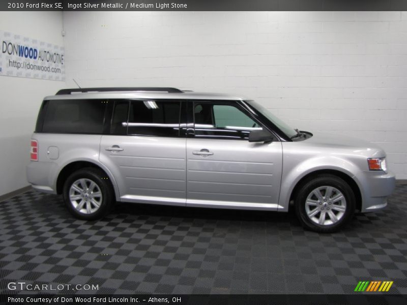 Ingot Silver Metallic / Medium Light Stone 2010 Ford Flex SE