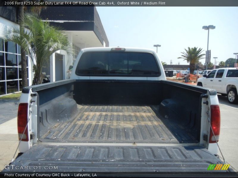 Oxford White / Medium Flint 2006 Ford F250 Super Duty Lariat FX4 Off Road Crew Cab 4x4