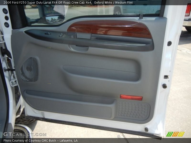 Oxford White / Medium Flint 2006 Ford F250 Super Duty Lariat FX4 Off Road Crew Cab 4x4
