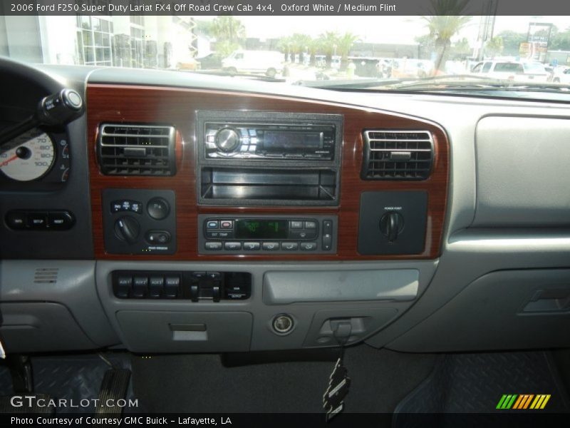 Oxford White / Medium Flint 2006 Ford F250 Super Duty Lariat FX4 Off Road Crew Cab 4x4