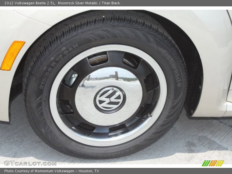 Moonrock Silver Metallic / Titan Black 2012 Volkswagen Beetle 2.5L