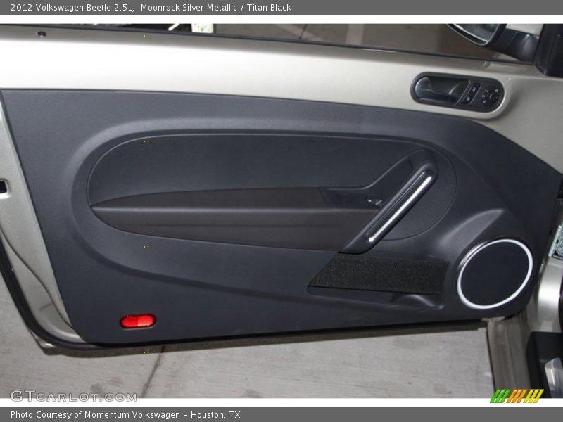 Moonrock Silver Metallic / Titan Black 2012 Volkswagen Beetle 2.5L