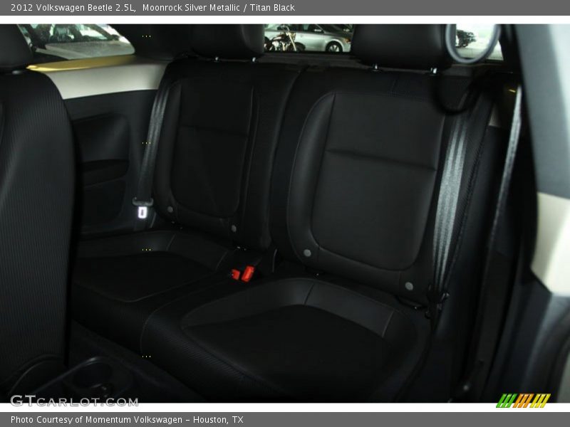 Moonrock Silver Metallic / Titan Black 2012 Volkswagen Beetle 2.5L