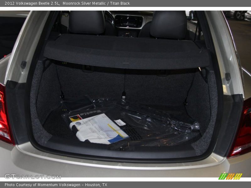 Moonrock Silver Metallic / Titan Black 2012 Volkswagen Beetle 2.5L