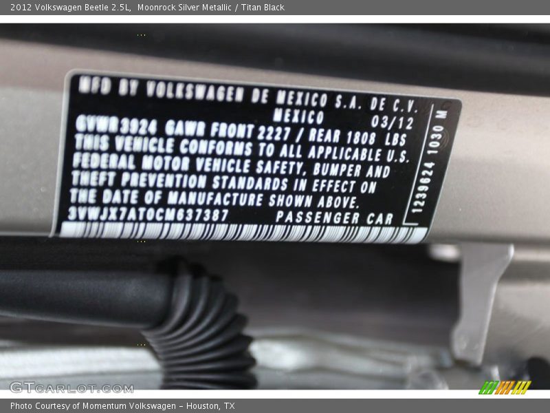 Moonrock Silver Metallic / Titan Black 2012 Volkswagen Beetle 2.5L